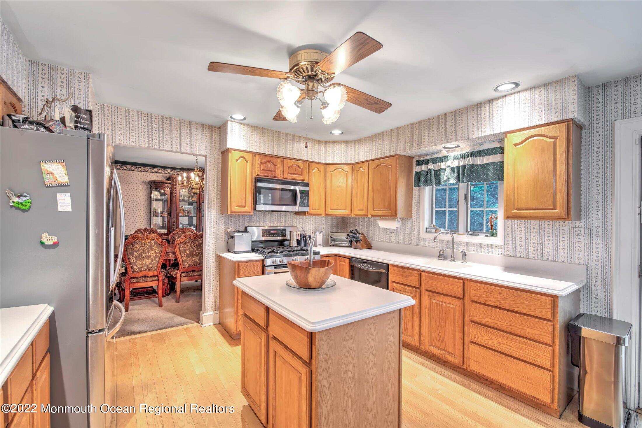 6 Cranberry Court Cream Ridge, NJ 08514 - Photo 17 of 50 KITCHEN