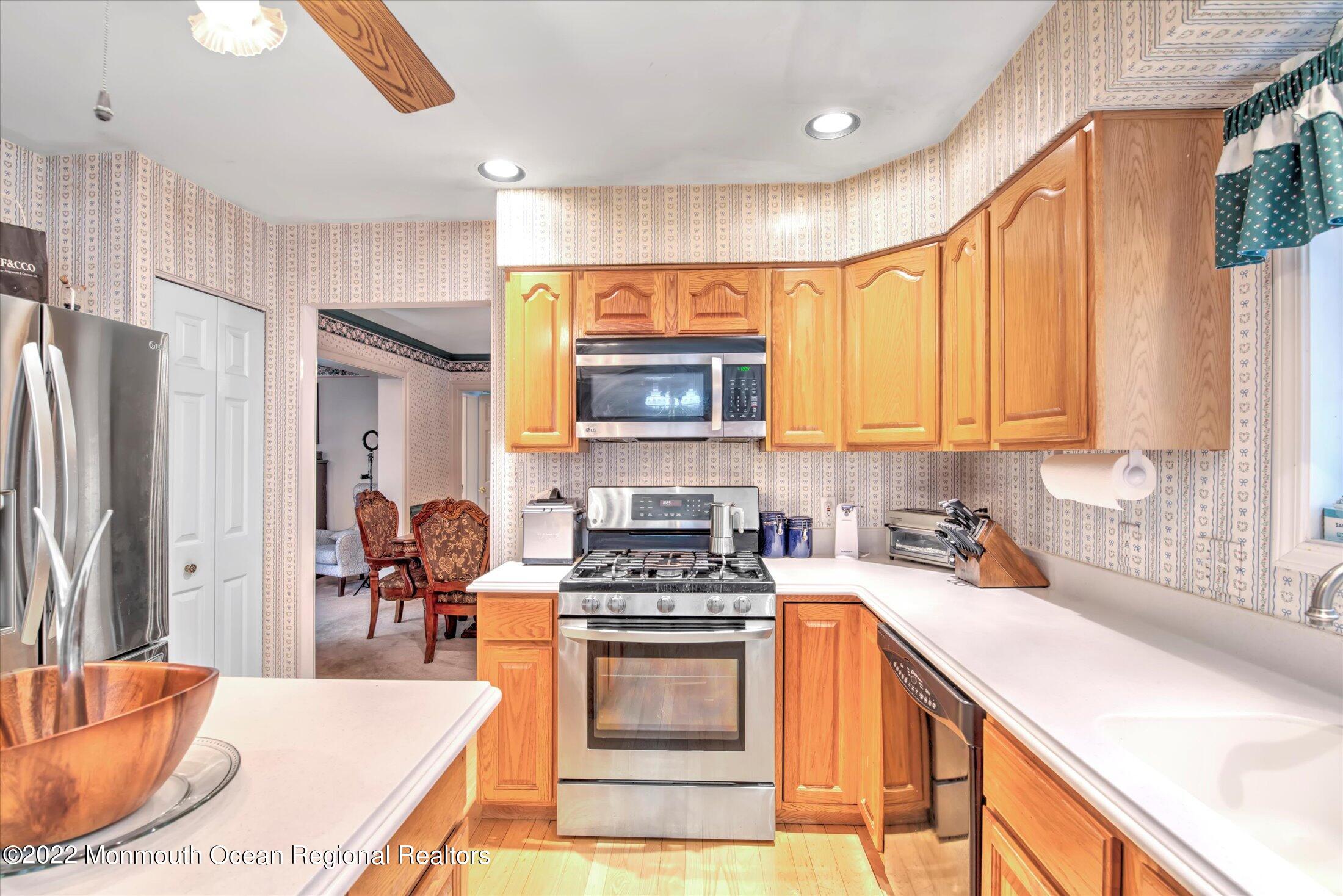 6 Cranberry Court Cream Ridge, NJ 08514 - Photo 19 of 50 KITCHEN