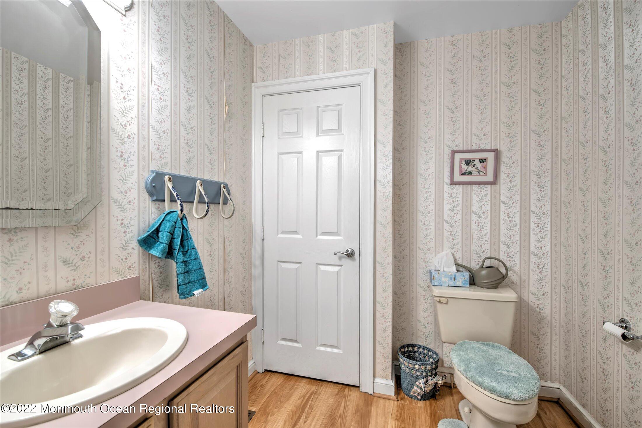 6 Cranberry Court Cream Ridge, NJ 08514 - Photo 26 of 50 BATHROOM