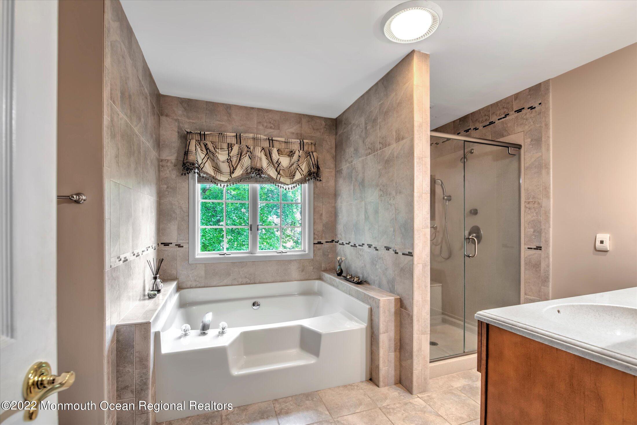 6 Cranberry Court Cream Ridge, NJ 08514 - Photo 29 of 50 MASTER BATHROOM