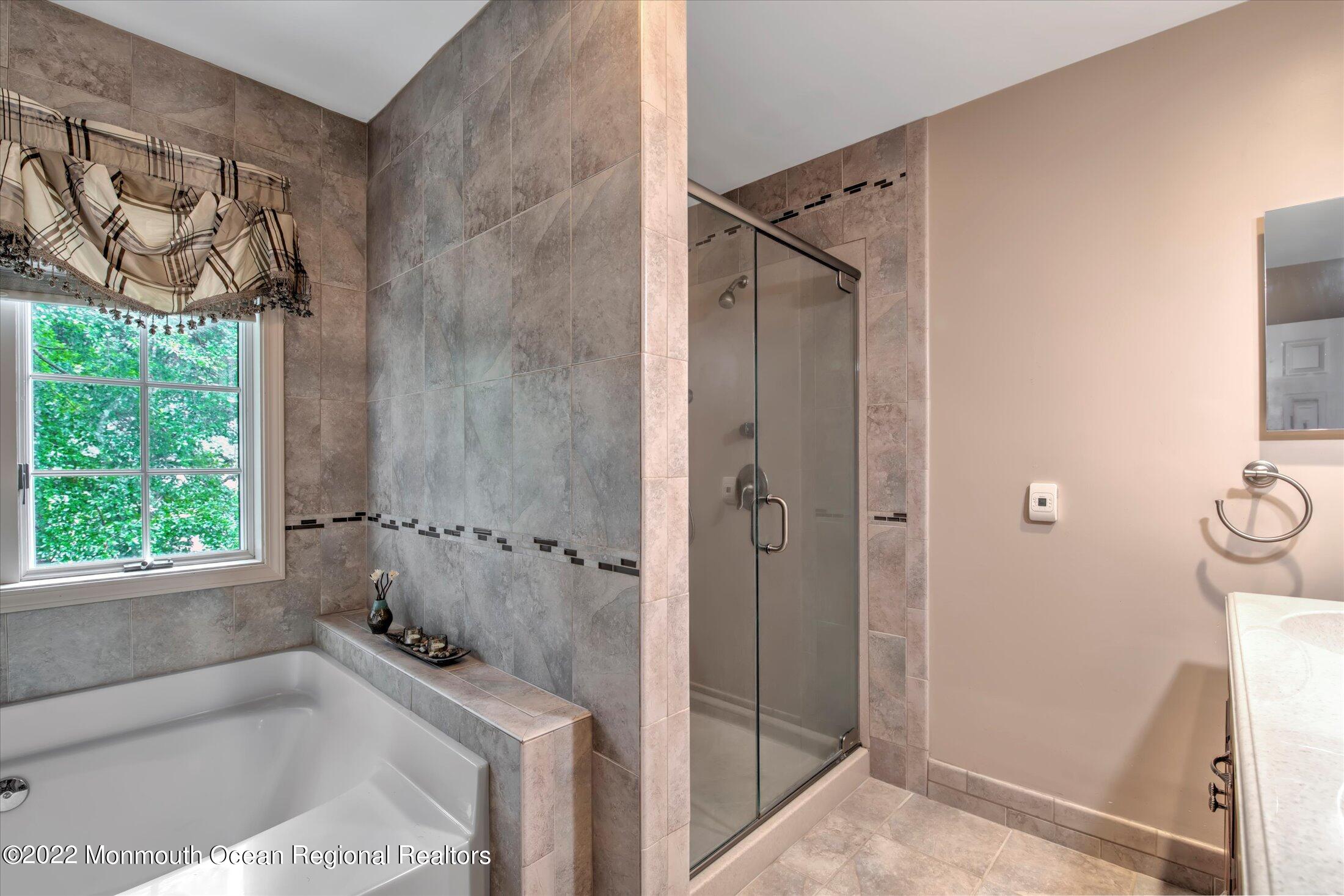 6 Cranberry Court Cream Ridge, NJ 08514 - Photo 31 of 50 MASTER BATHROOM