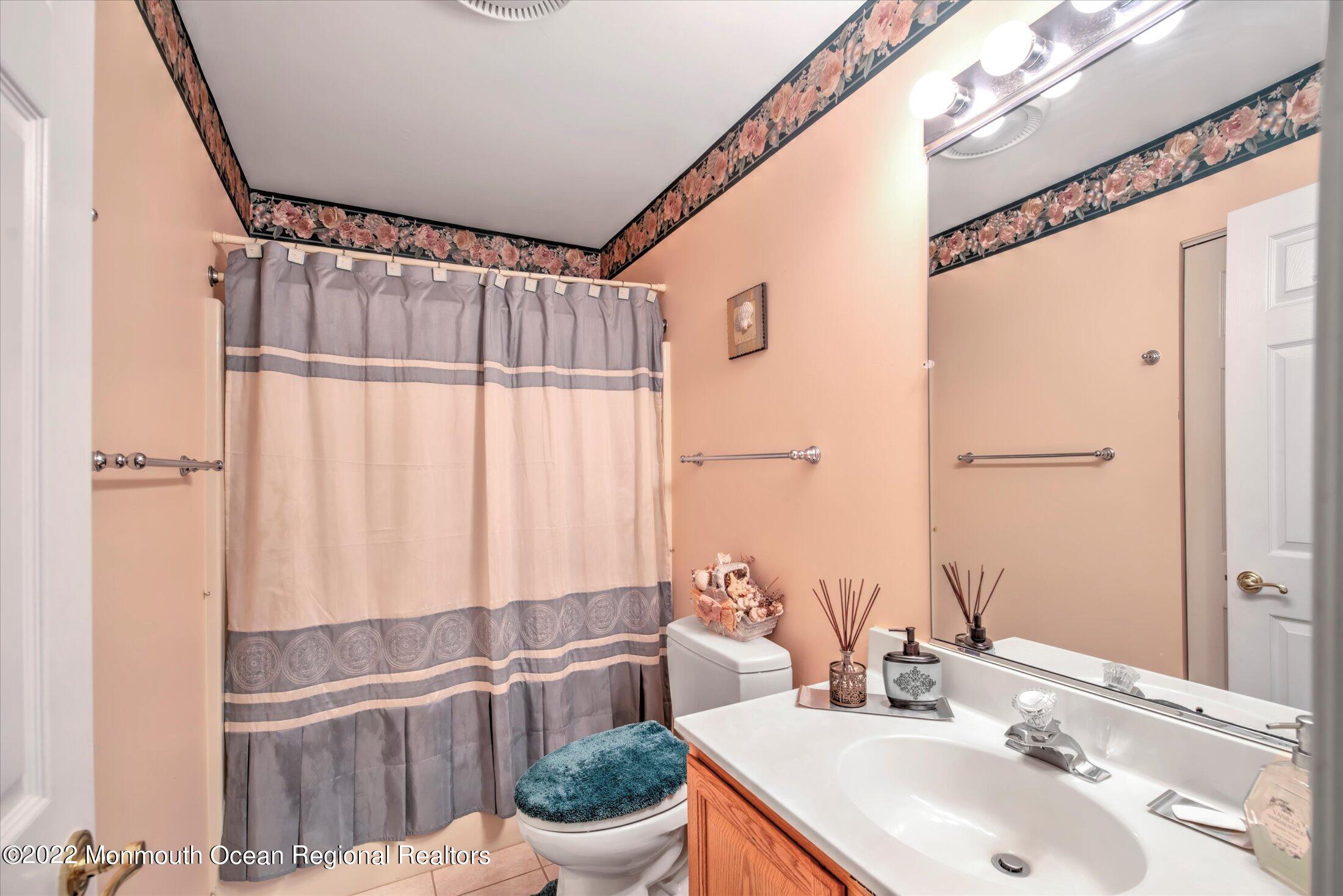 6 Cranberry Court Cream Ridge, NJ 08514 - Photo 35 of 50 BATHROOM