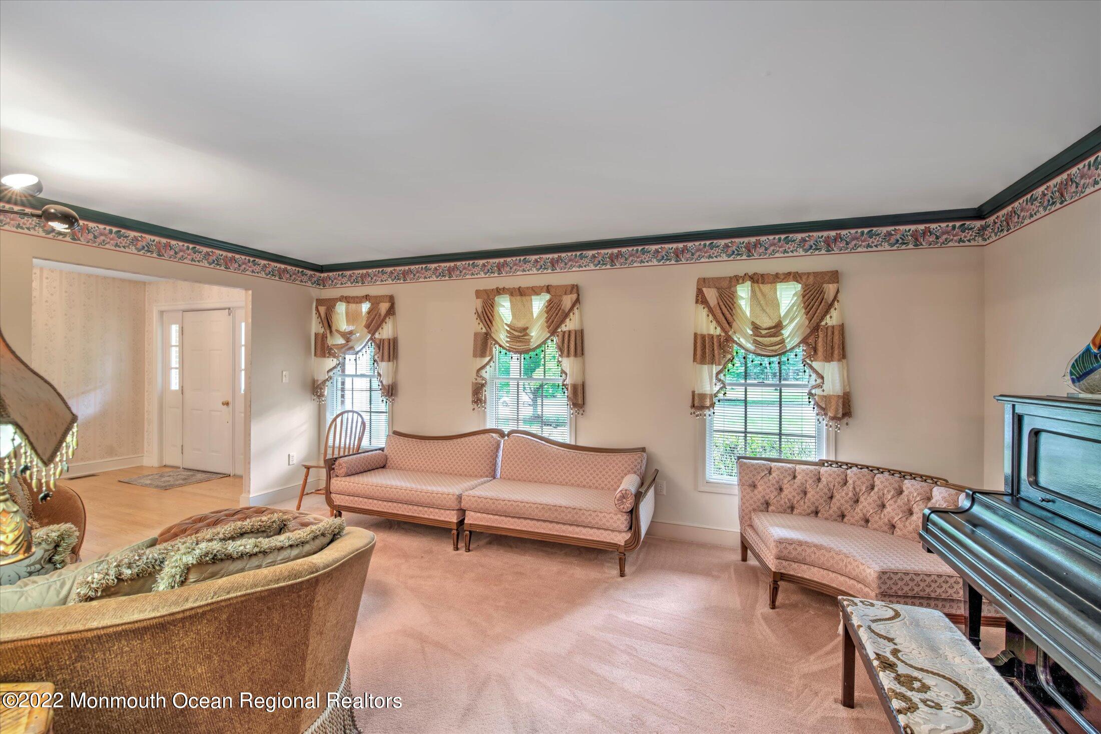 6 Cranberry Court Cream Ridge, NJ 08514 - Photo 7 of 50 LIVING ROOM