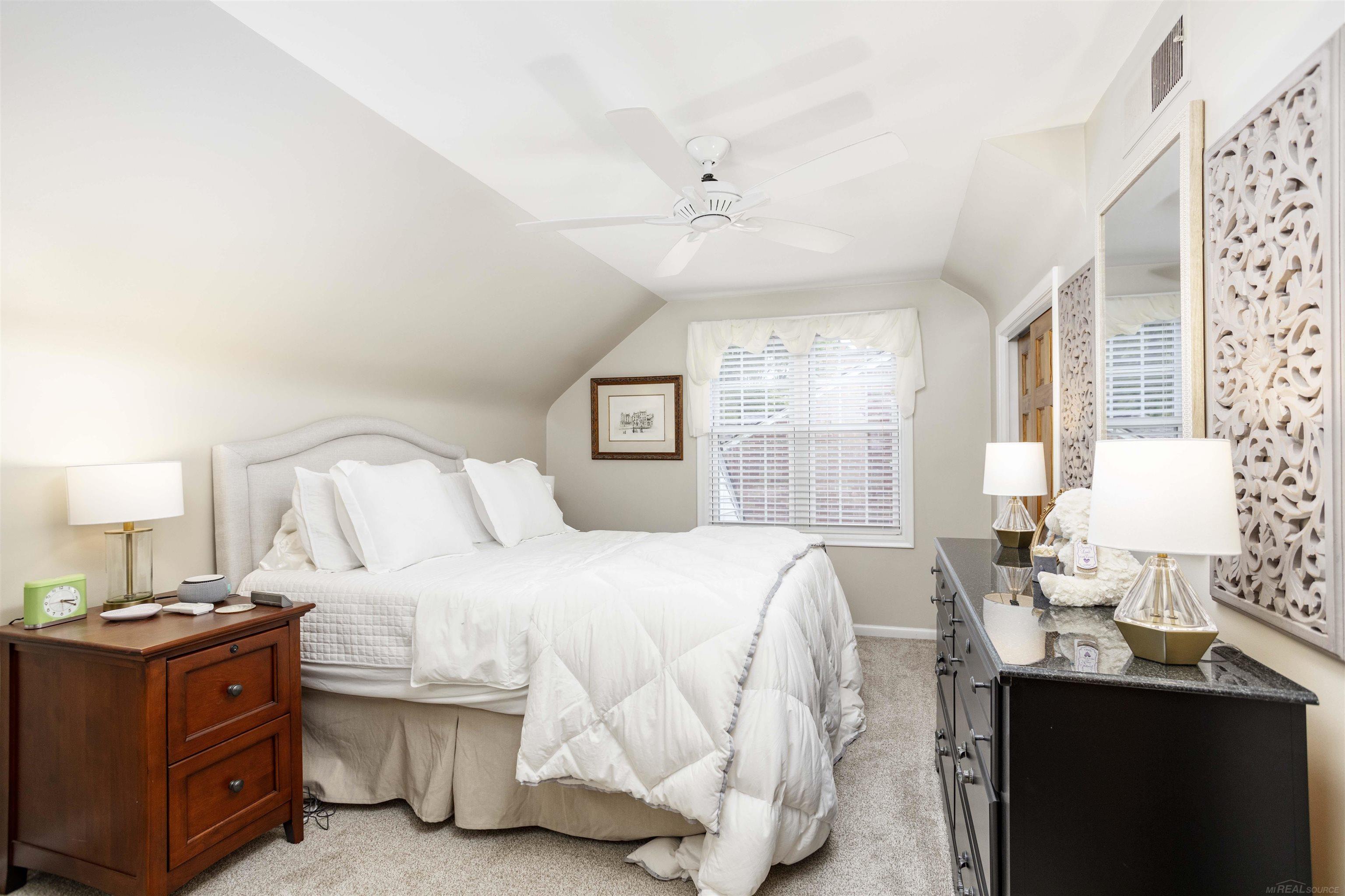 70 Hampton Road Grosse Pointe Shores, MI 48236 - Photo 27 of 56