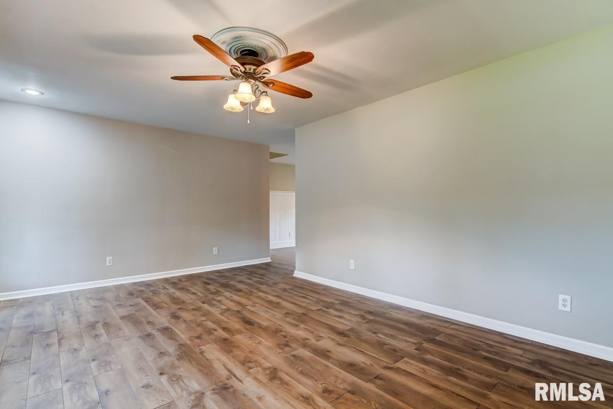 20 Carole Road Springfield, IL 62711 - Photo 4 of 40