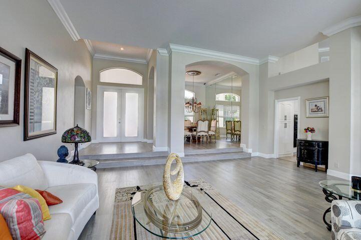 20040 Ocean Key Drive Boca Raton, FL 33498 - Photo 6 of 32 Living Room 4