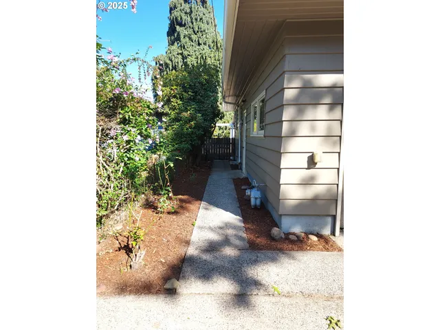 $529,900 | 10329 Northeast Brazee Street, Portland, OR 97220