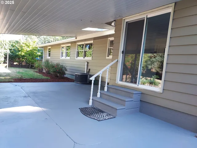 $529,900 | 10329 Northeast Brazee Street, Portland, OR 97220