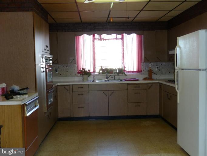 8625 Philadelphia Road Baltimore, MD 21237 - Photo 7 of 16 Kitchen