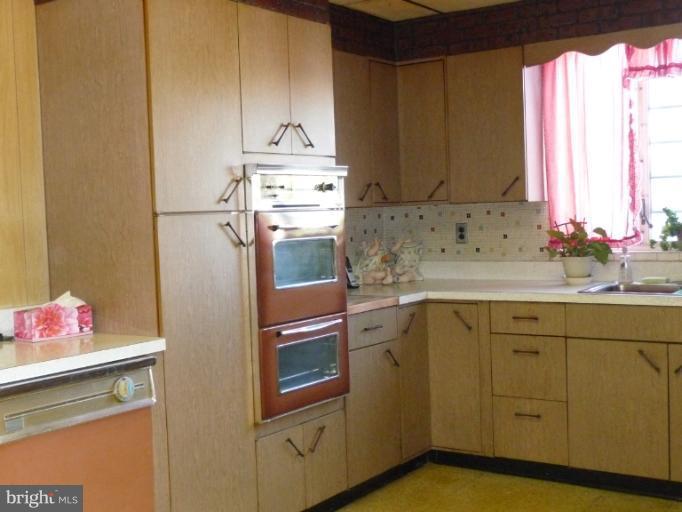 8625 Philadelphia Road Baltimore, MD 21237 - Photo 8 of 16 Kitchen