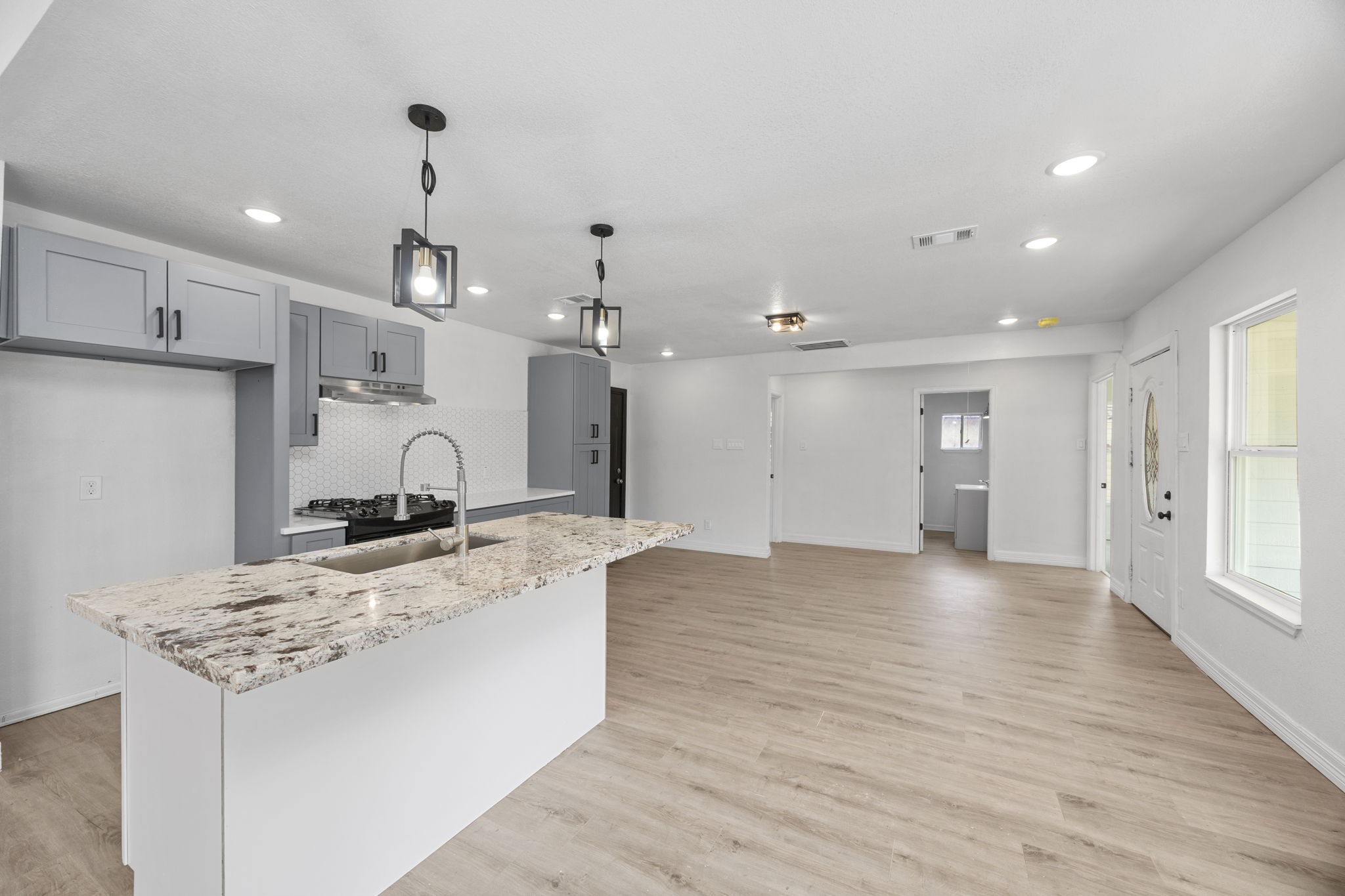 905 Elm Avenue Pasadena, TX 77506 - Photo 9 of 21