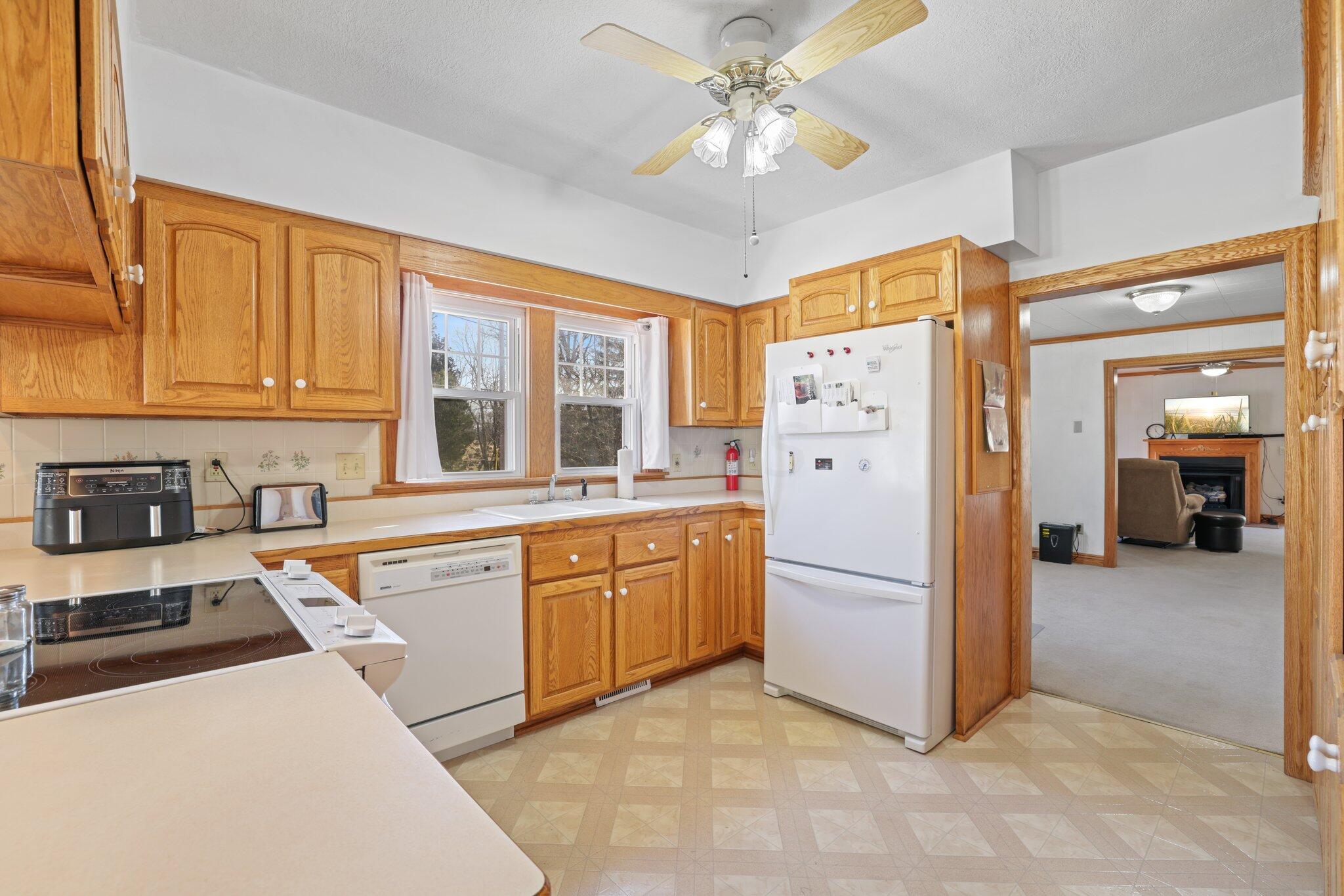 865 Cemetery Road New Lexington, OH 43764 - Photo 11 of 46 Kitchen