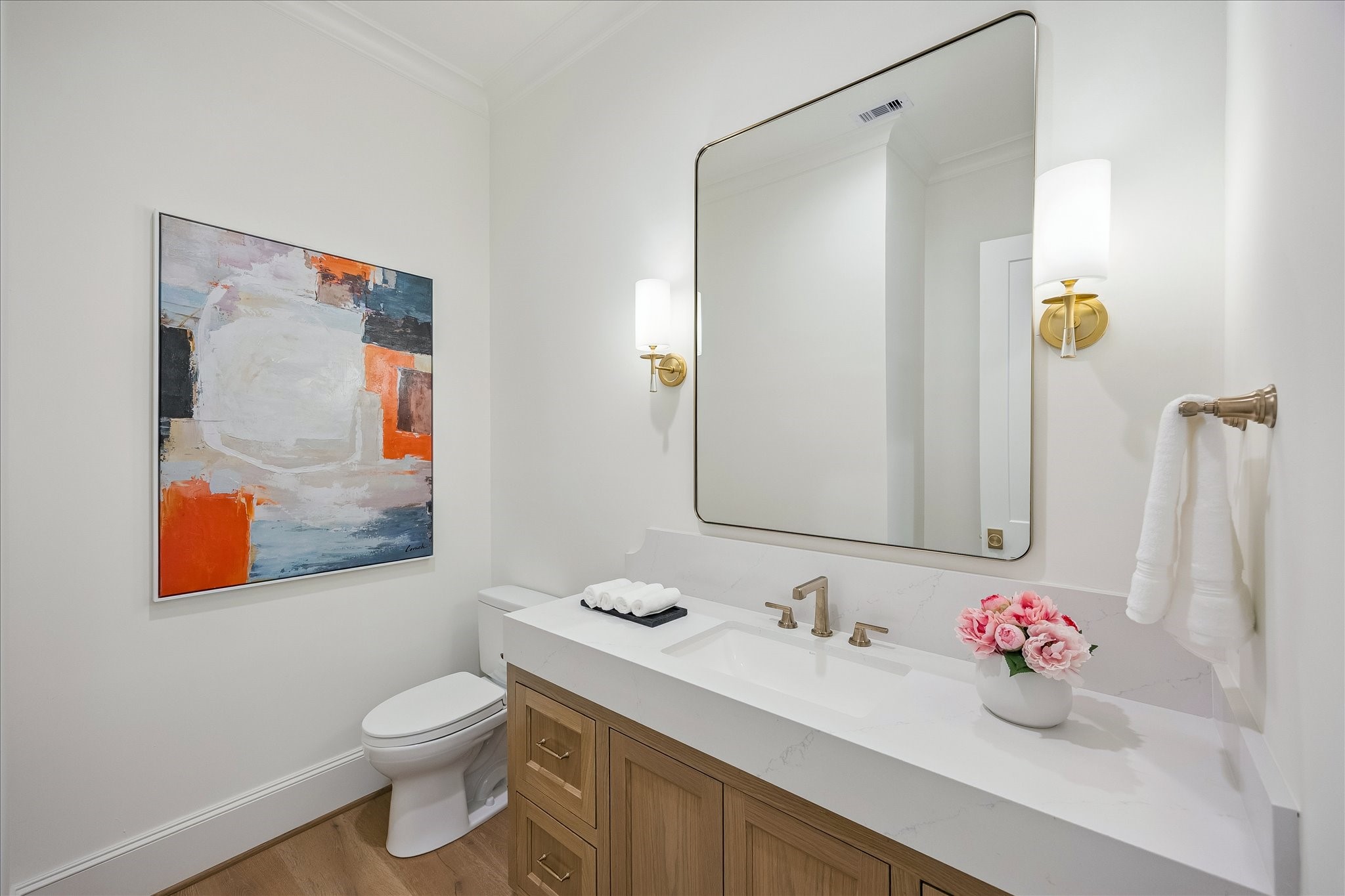 1618 Ronson Road Houston, TX 77055 - Photo 19 of 43 Powder bath
