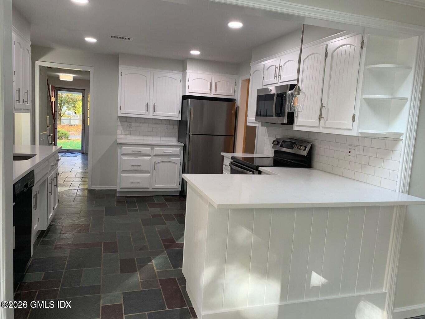26 Revere Road Riverside, CT 06878 - Photo 10 of 28 20230921140911527921000000-o