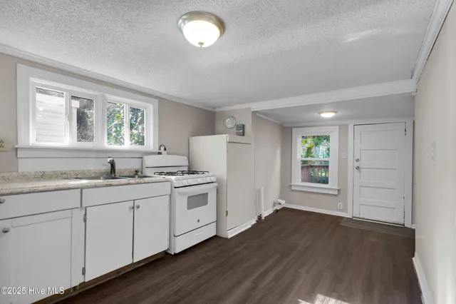 $1,430 | 607 1st Avenue, New Bern, NC 28560