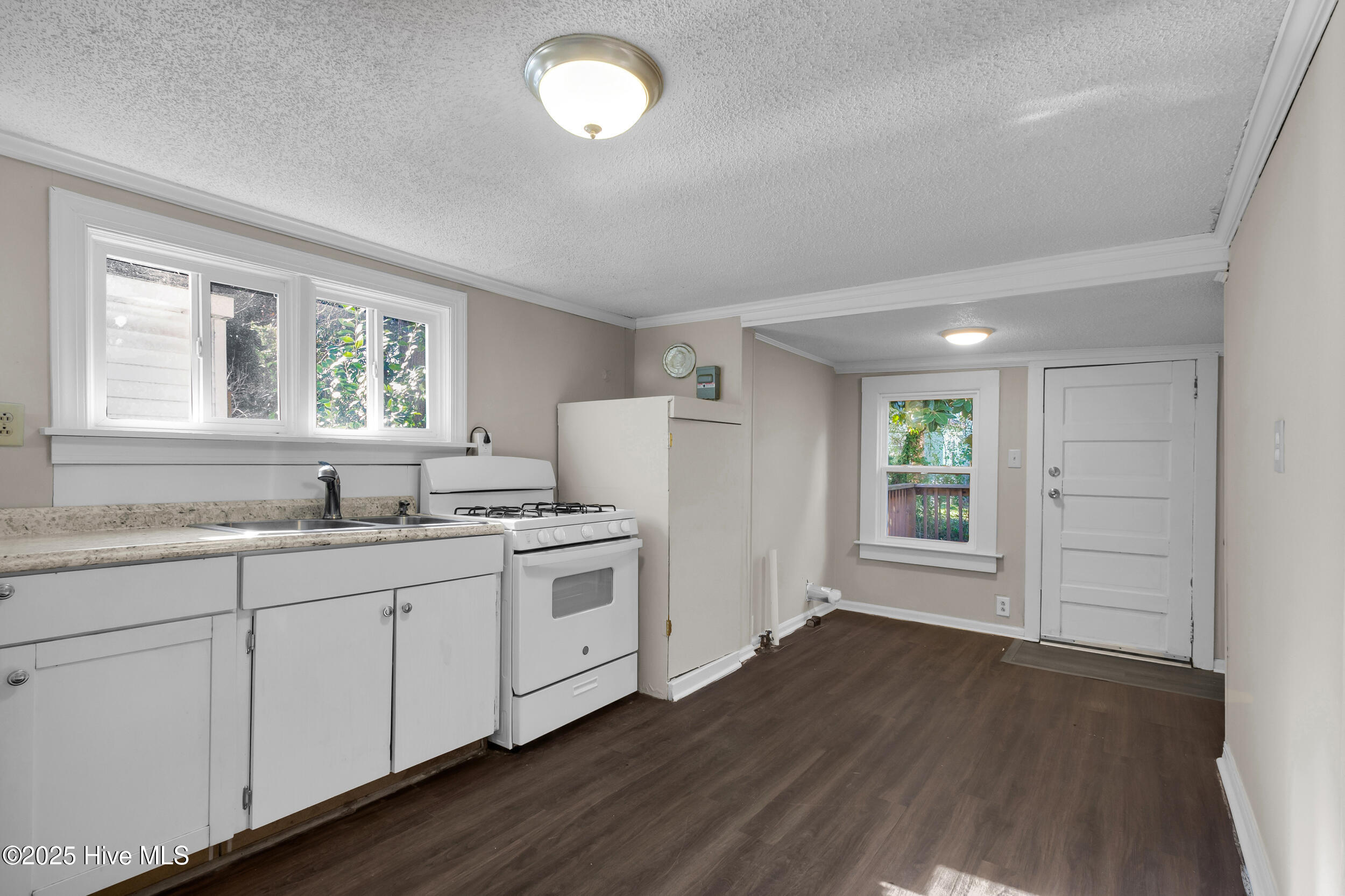 607 1st Avenue New Bern, NC 28560 - Photo 11 of 27 11_19