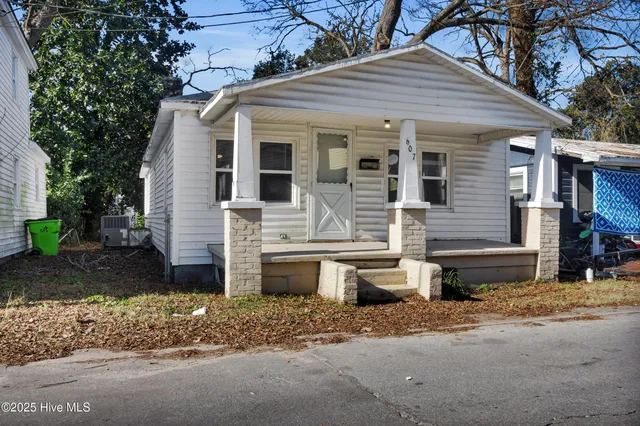 $1,430 | 607 1st Avenue, New Bern, NC 28560