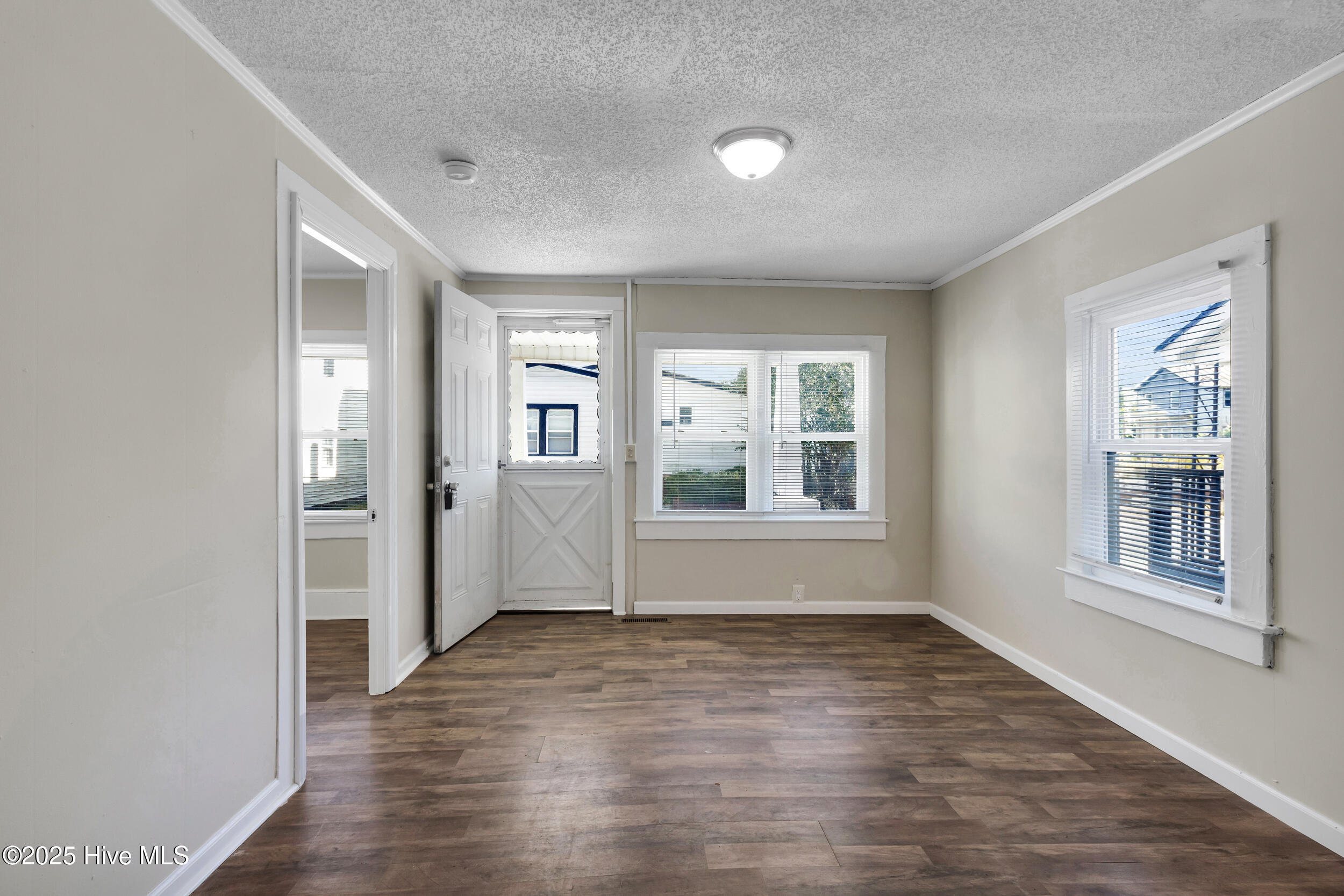 607 1st Avenue New Bern, NC 28560 - Photo 3 of 27 3_11