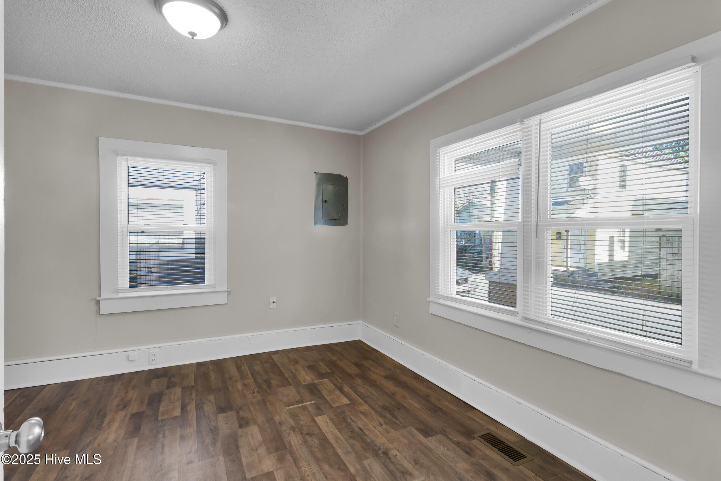 607 1st Avenue New Bern, NC 28560 - Photo 6 of 27 6_14