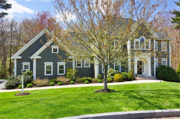 13 Coach House Road Grafton, MA 01536 - Photo 1 of 28 Gallery Image 1