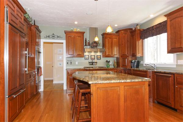13 Coach House Road Grafton, MA 01536 - Photo 5 of 28 Gallery Image 5