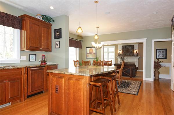 13 Coach House Road Grafton, MA 01536 - Photo 6 of 28 Gallery Image 6