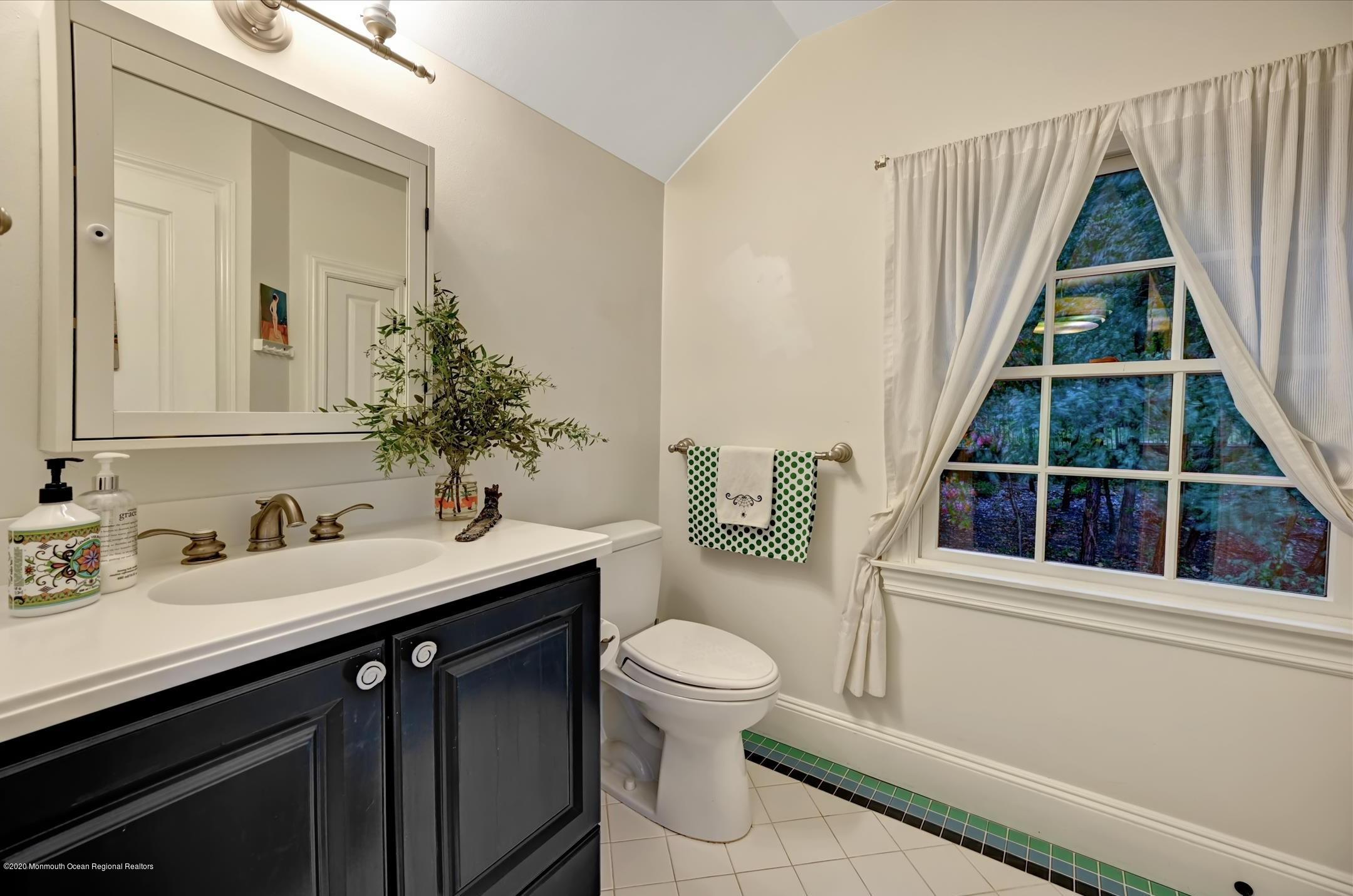 117 Portland Road Atlantic Highlands, NJ 07716 - Photo 38 of 58 117 Portland - 4th bedroom bathroom angl