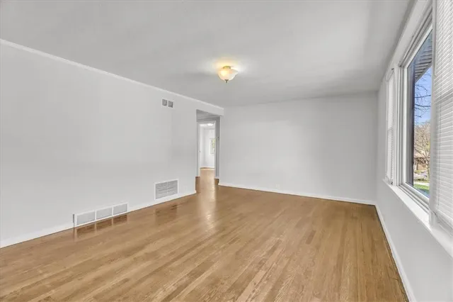 $185,000 | 205 East Longfellow Street, Claycomo, MO 64119