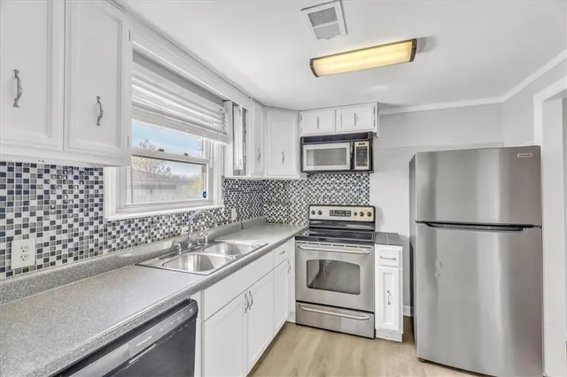 $185,000 | 205 East Longfellow Street, Claycomo, MO 64119