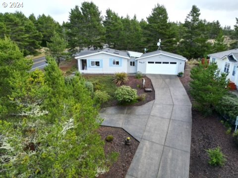 888 Wecoma Loop Florence, OR 97439 - Photo 1 of 48 Gallery Image 1