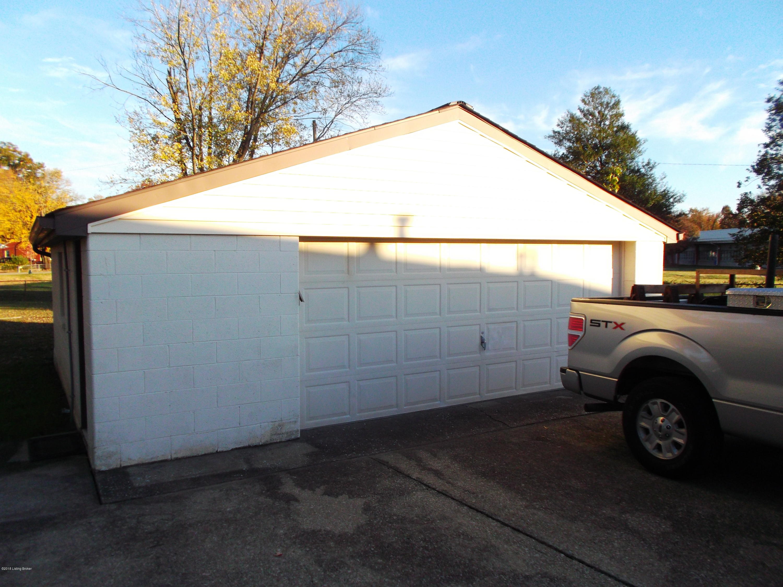 1326 Pigeon Pass Road Louisville, KY 40213 - Photo 13 of 19 DSCF0664