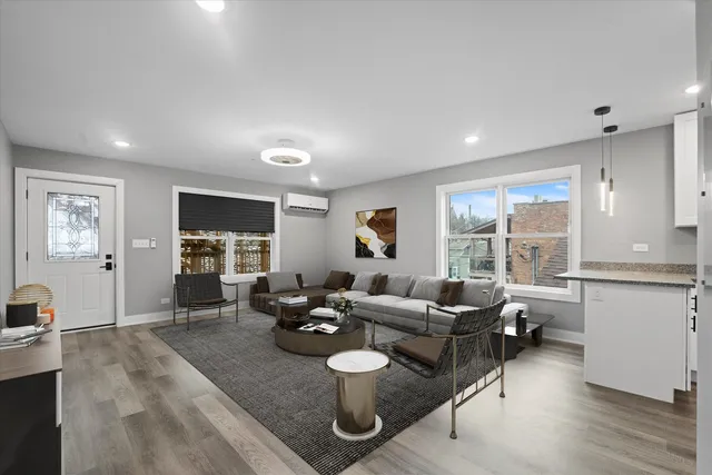 $2,200 | 1016 South State Street, Unit 3, Lockport, IL 60441