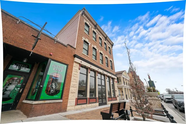 $2,200 | 1016 South State Street, Unit 3, Lockport, IL 60441