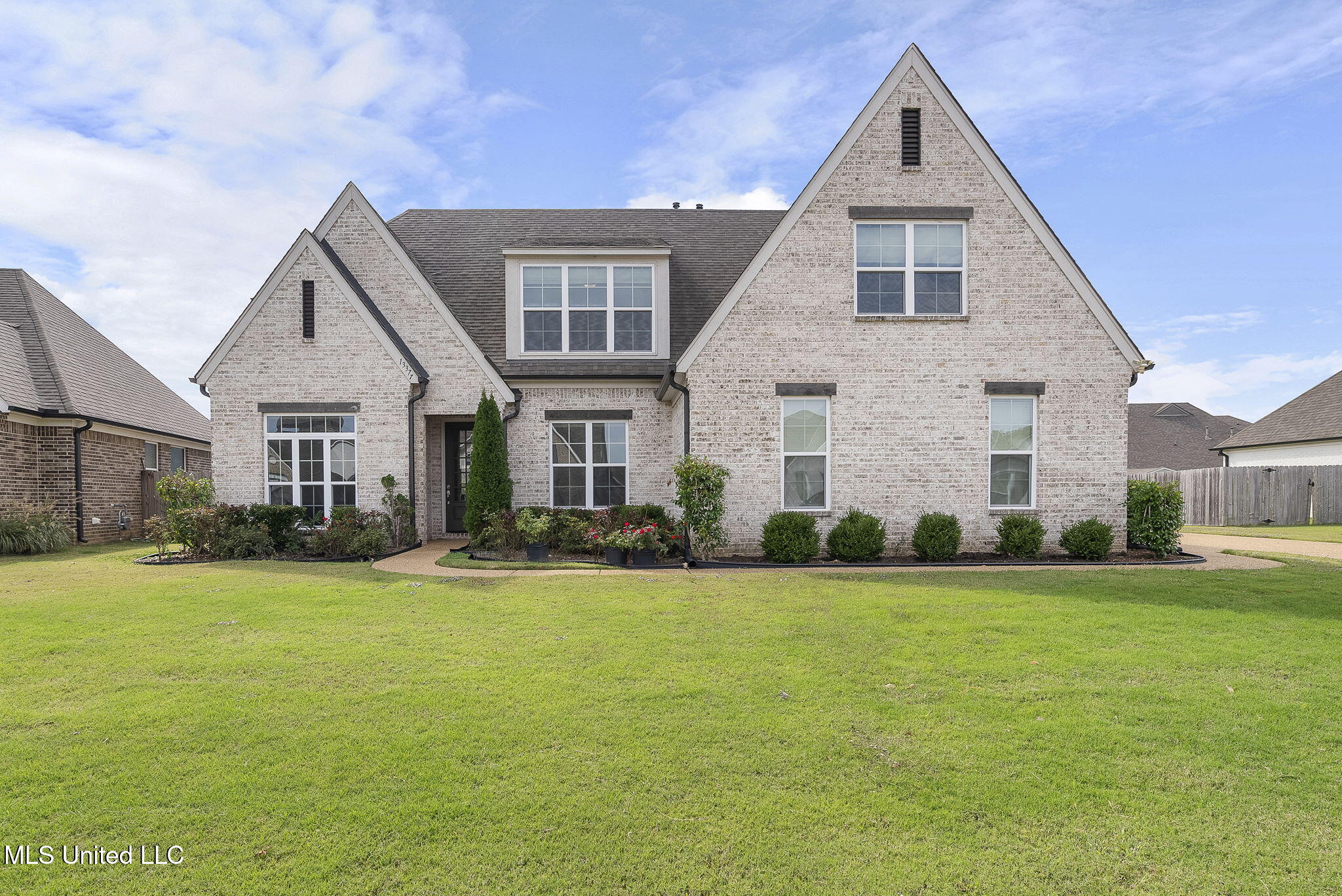 13377 Berkstone Loop Olive Branch, MS 38654 - Photo 1 of 48 Front