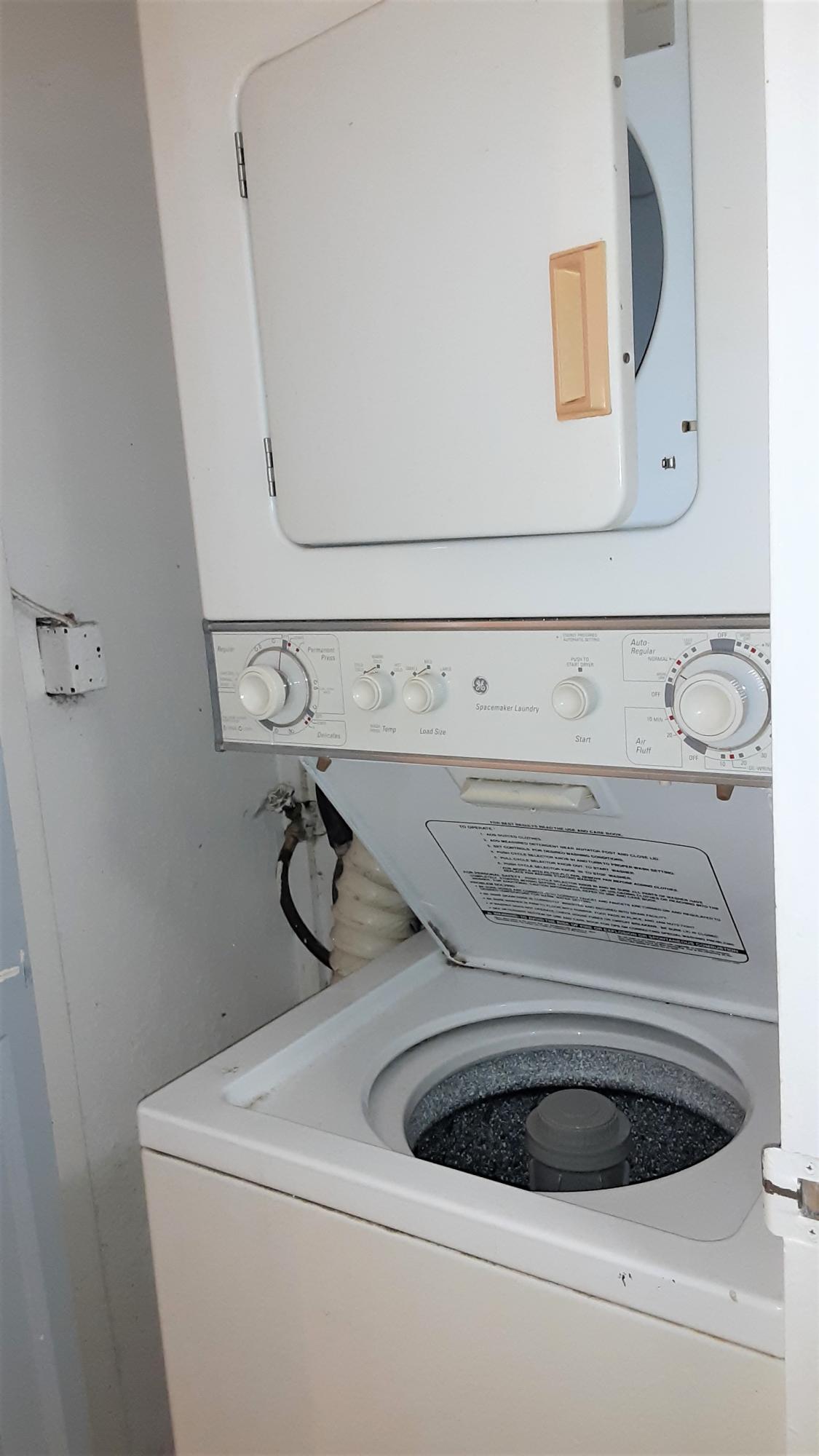 818 Southwest 9th St Circle, Unit 103 Boca Raton, FL 33486 - Photo 11 of 27 washer/dryer