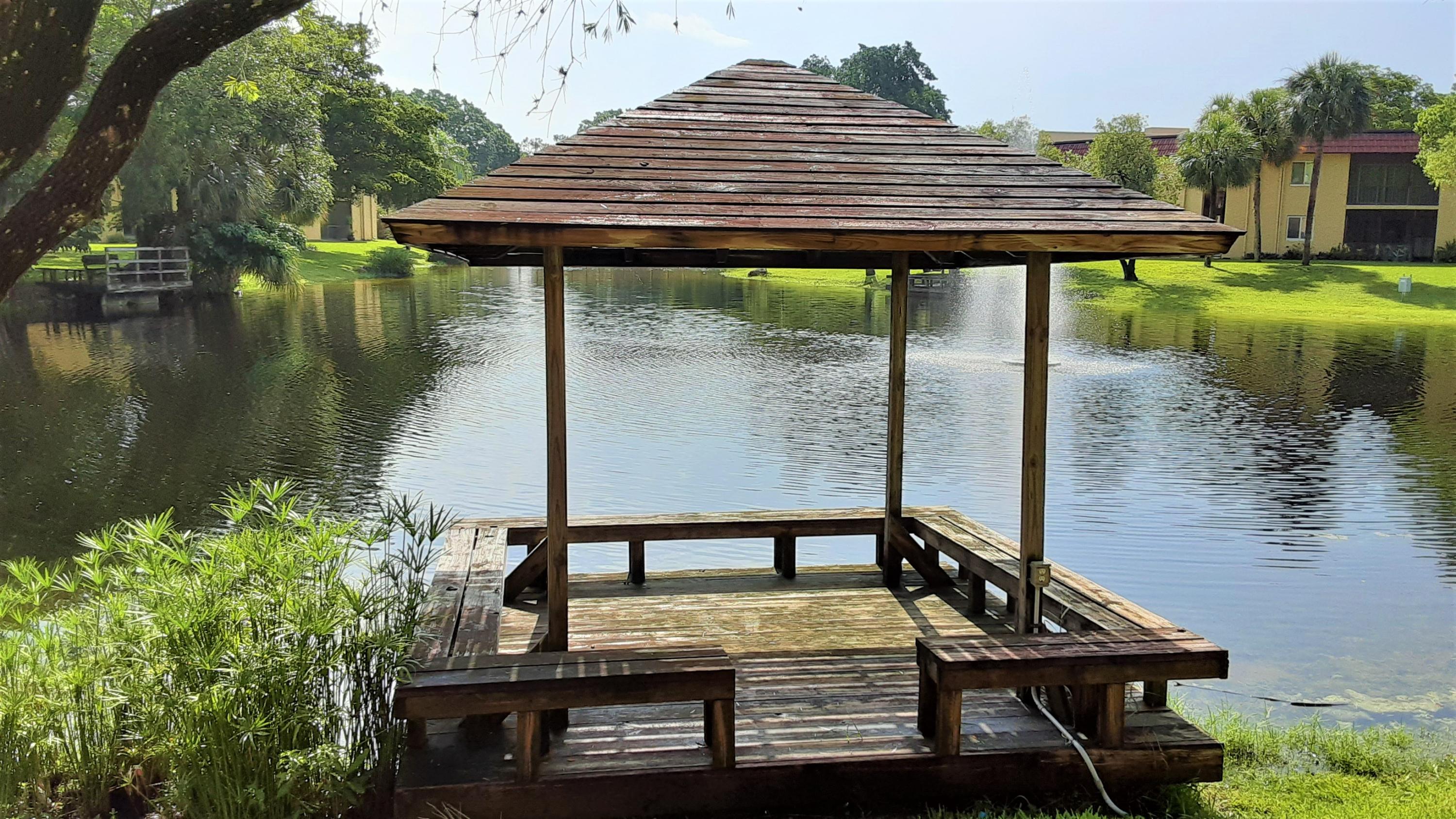 818 Southwest 9th St Circle, Unit 103 Boca Raton, FL 33486 - Photo 17 of 27 gzebo
