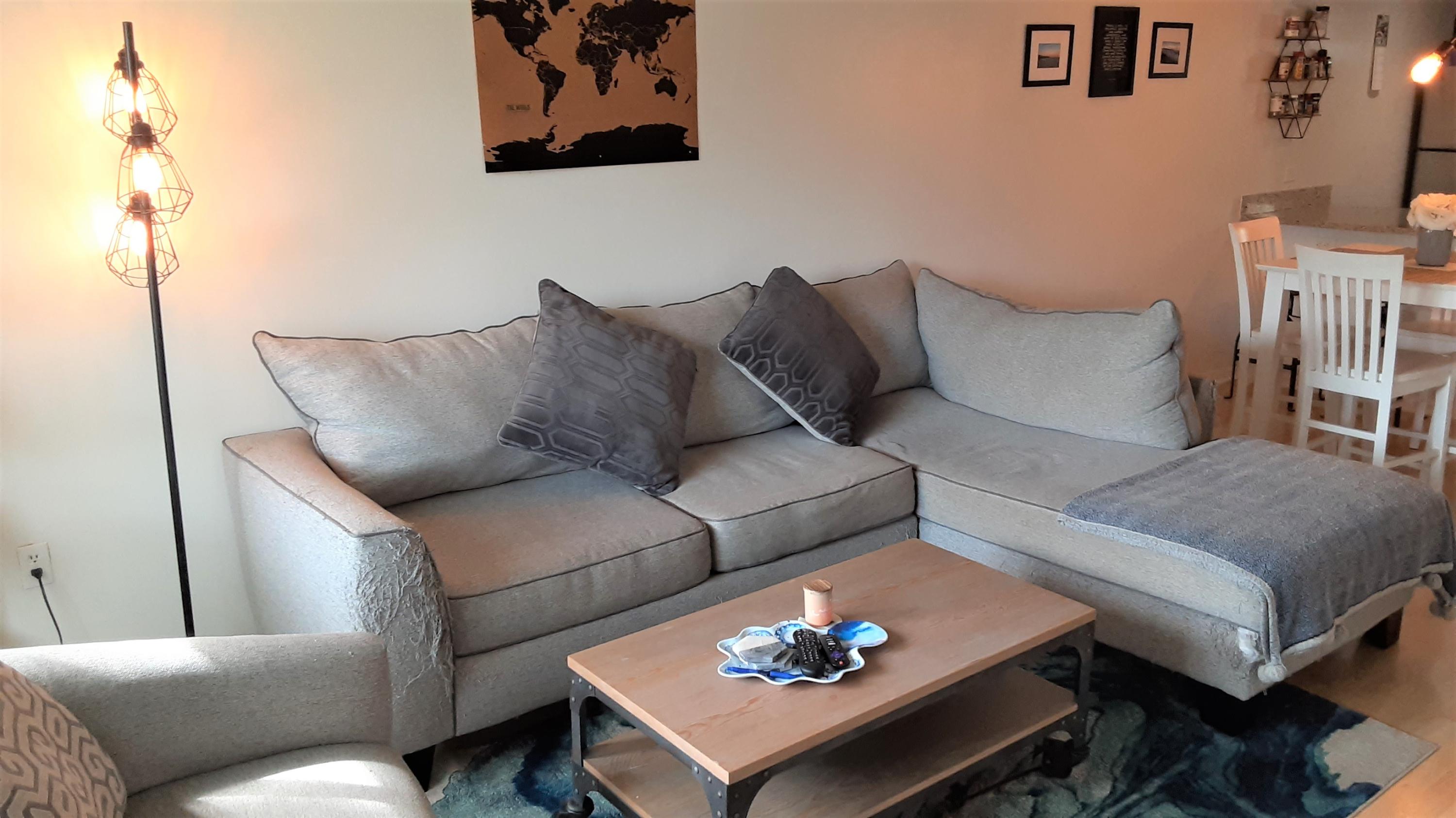 818 Southwest 9th St Circle, Unit 103 Boca Raton, FL 33486 - Photo 4 of 27 living room