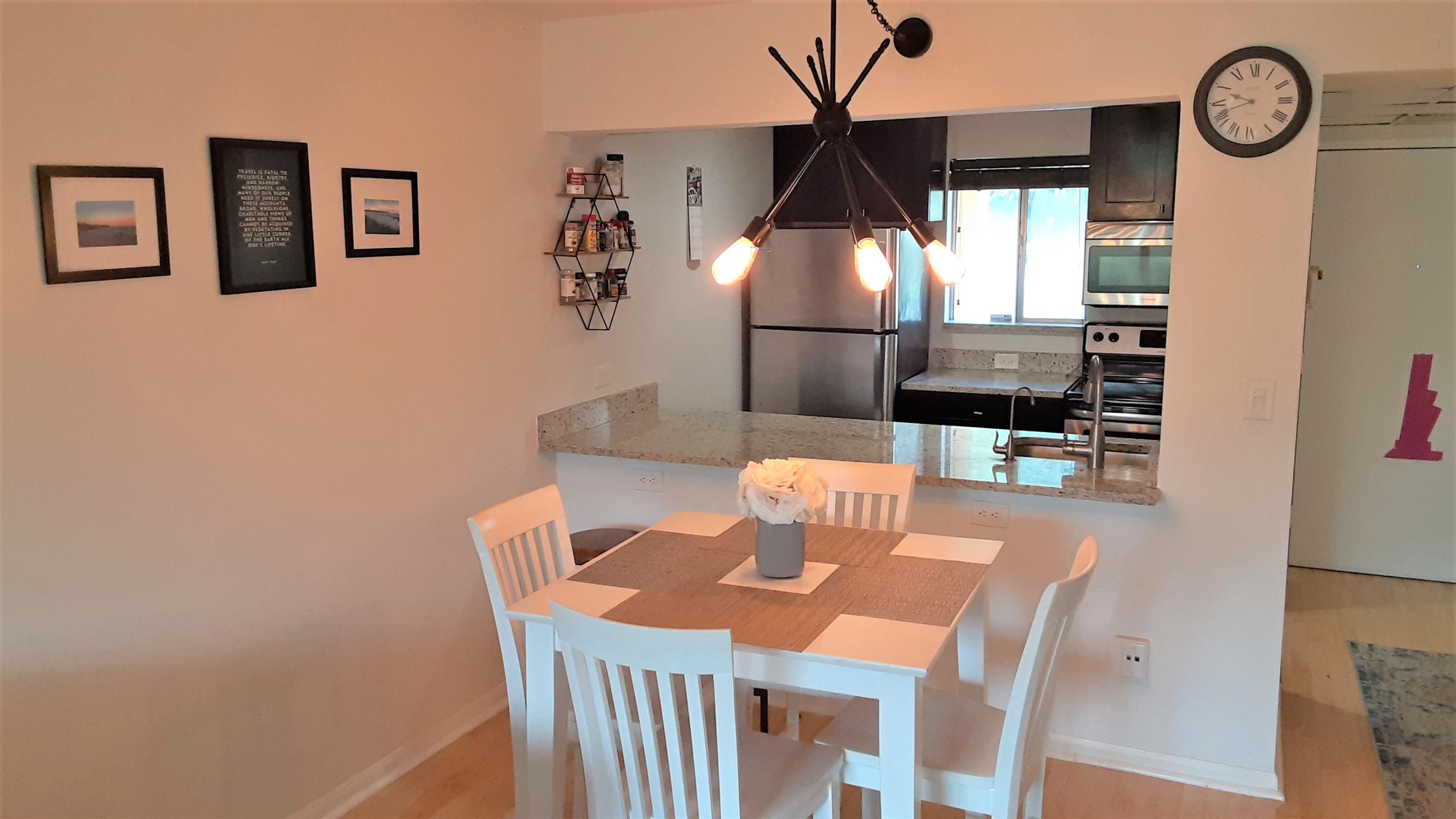 818 Southwest 9th St Circle, Unit 103 Boca Raton, FL 33486 - Photo 5 of 27 dining area