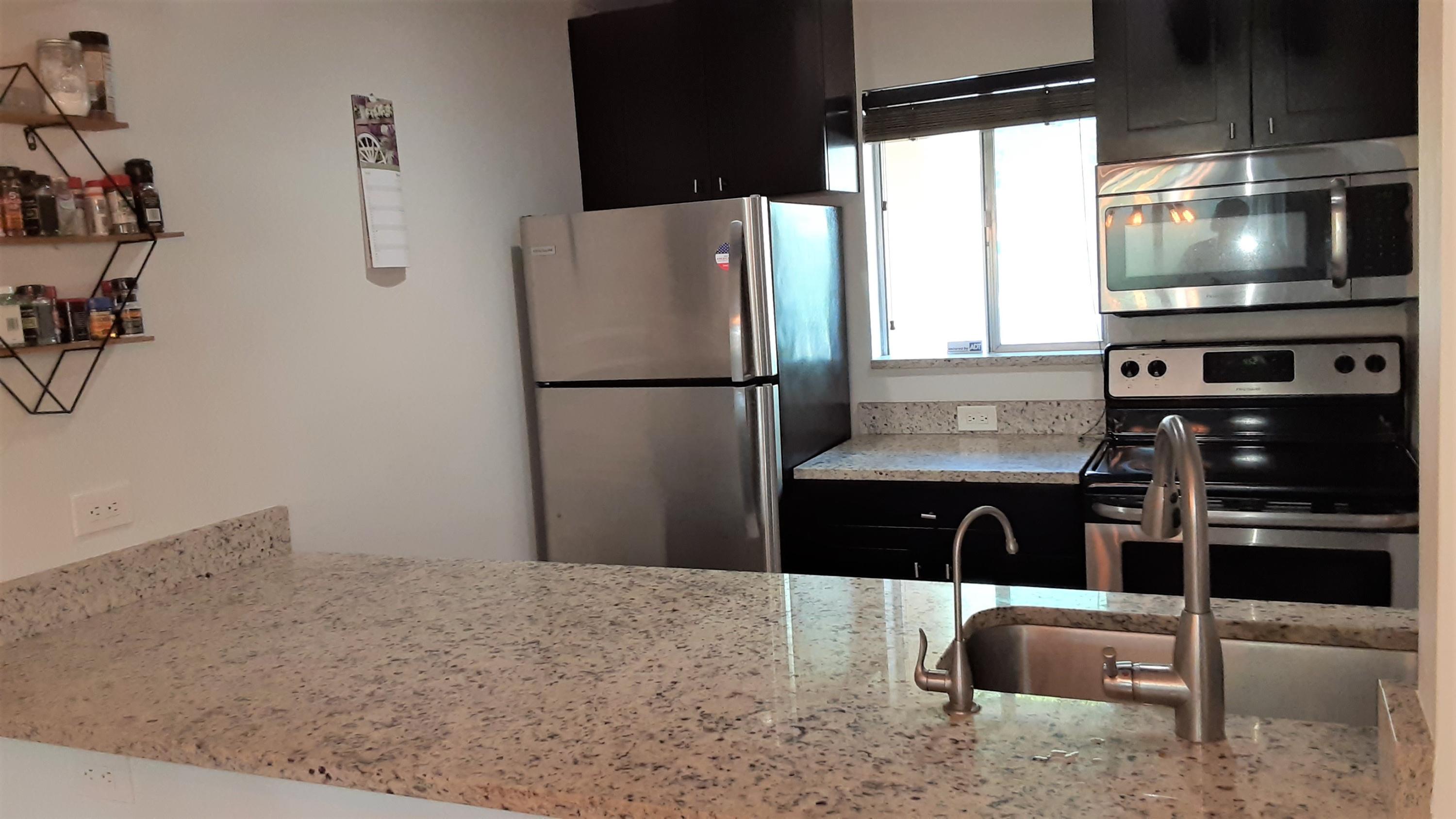 818 Southwest 9th St Circle, Unit 103 Boca Raton, FL 33486 - Photo 6 of 27 kitchen