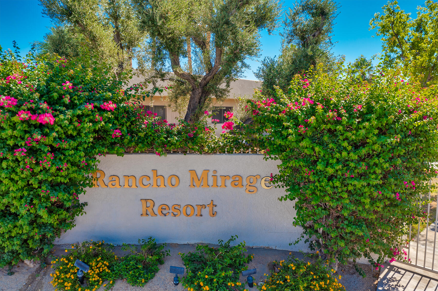 69641 Cara Way Rancho Mirage, CA 92270 - Photo 1 of 19 entrance