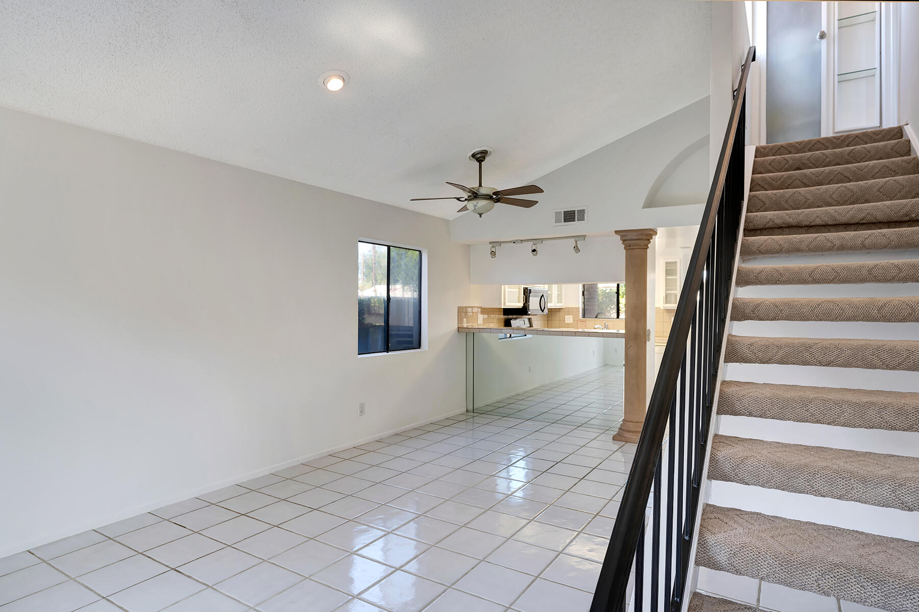 69641 Cara Way Rancho Mirage, CA 92270 - Photo 2 of 19 living room