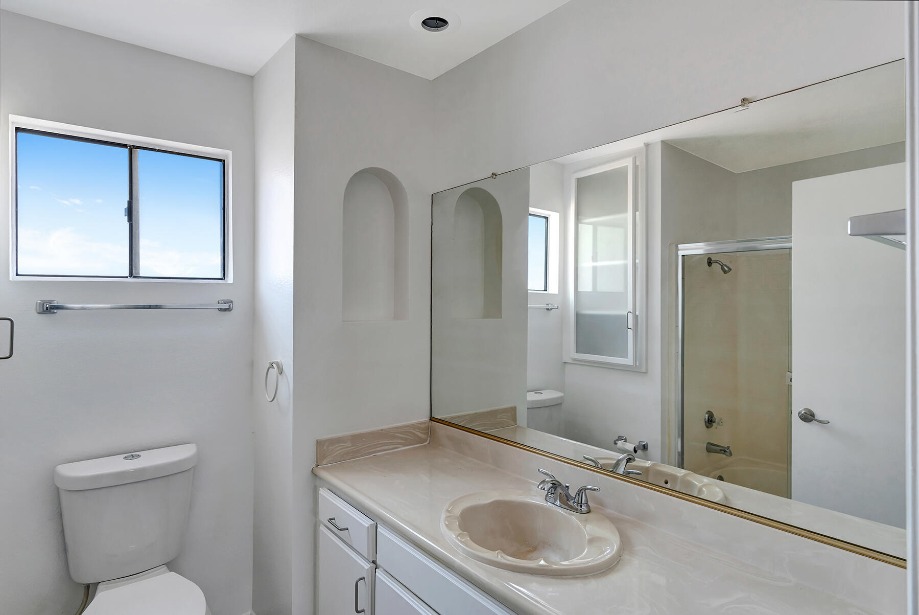 69641 Cara Way Rancho Mirage, CA 92270 - Photo 12 of 19 master bath