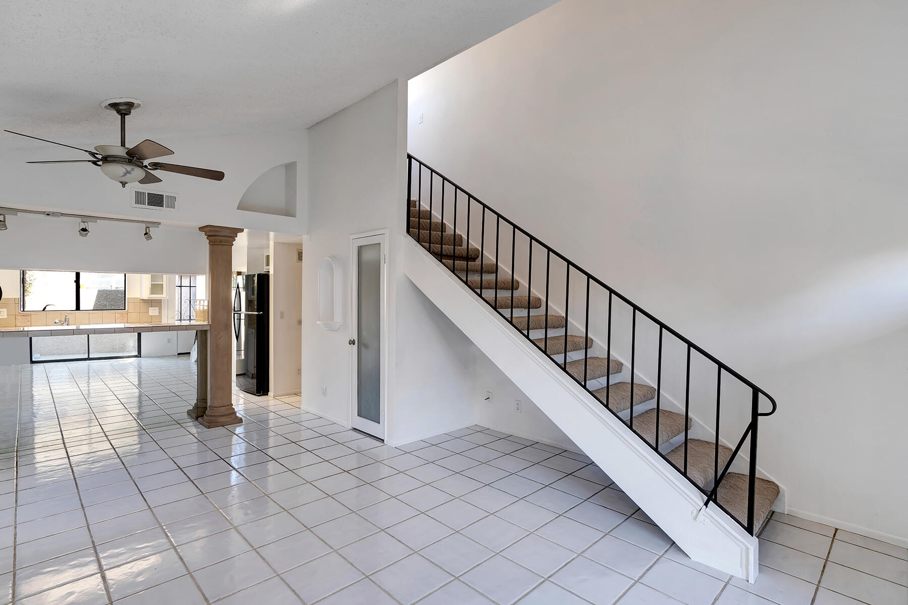 69641 Cara Way Rancho Mirage, CA 92270 - Photo 14 of 19 living room