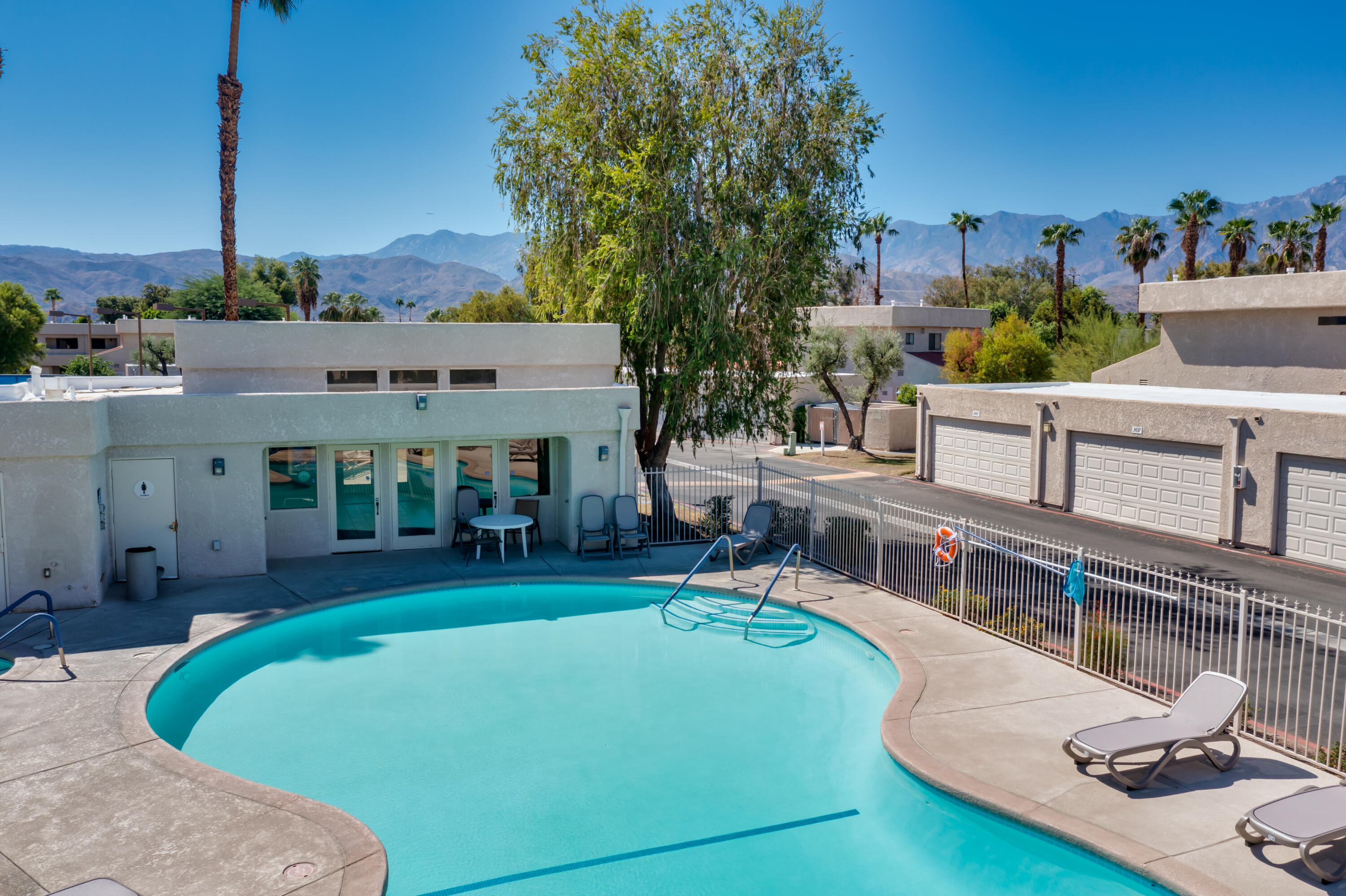 69641 Cara Way Rancho Mirage, CA 92270 - Photo 17 of 19 community pool