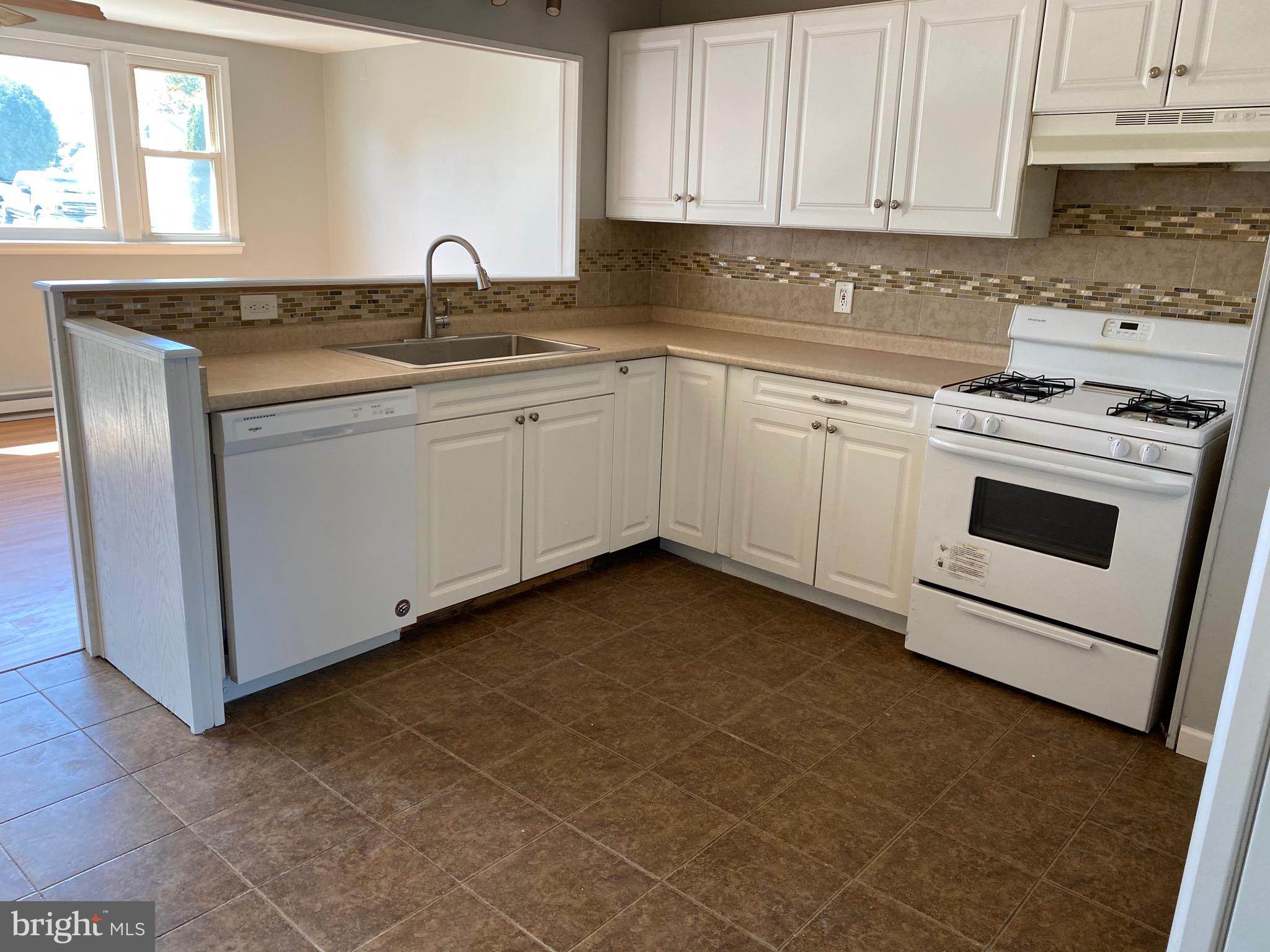 73 Oliver Road Enola, PA 17025 - Photo 4 of 6 Gallery Image 4