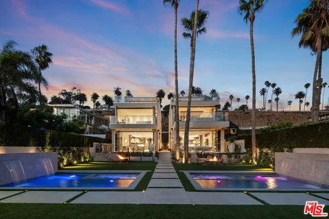 $34,950,000 | 938-940 Palisades Beach Road, Santa Monica, CA 90403