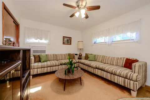 $700,000 | 105 North Queens Avenue, Massapequa, NY 11758