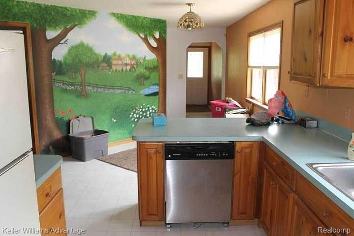 6097 Stout Road Carleton, MI 48117 - Photo 4 of 36 Kitchen 3 LL.jpg