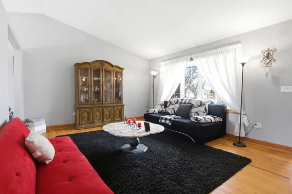 $430,000 | 149 Beaver Creek Drive, Bolingbrook, IL 60490