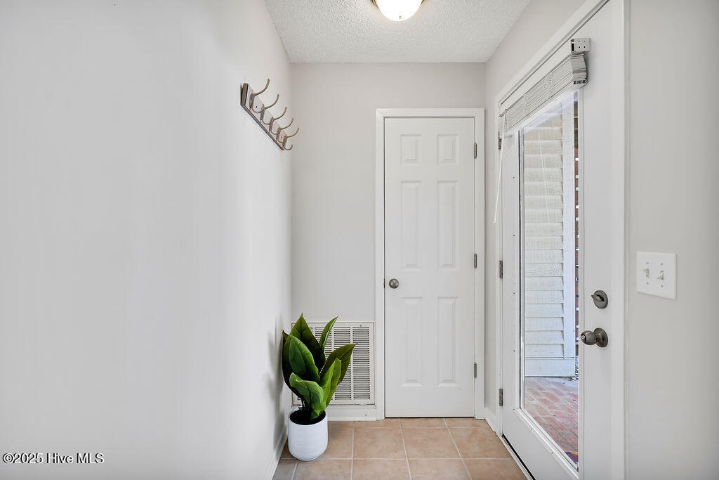 1507 Military Cutoff Road, Unit 110 Wilmington, NC 28403 - Photo 3 of 27 1507MilitaryCutoffRoadApt110-3